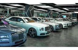 luxury-car-dealers-in-the-uae-small-0