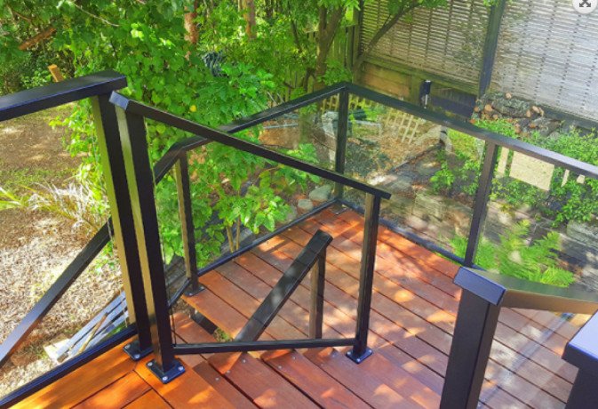find-our-unique-glass-balustrade-systems-for-enhanced-visibility-in-rooms-big-0