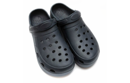 crocs-unisex-adult-classic-clogs-black-small-0