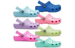 crocs-unisex-adult-classic-clogs-how-do-crocs-classic-clogs-fit-small-0