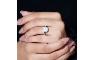 Classic Freshwater Pearl Engagement Halo Ring with Diamond Accent
