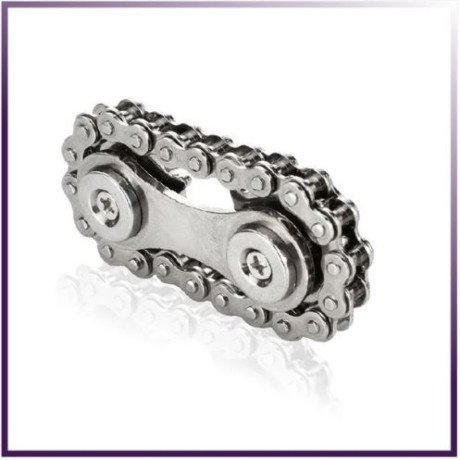 overcome-nail-biting-and-smoking-habits-with-the-stress-reducing-fidget-bike-chain-big-1